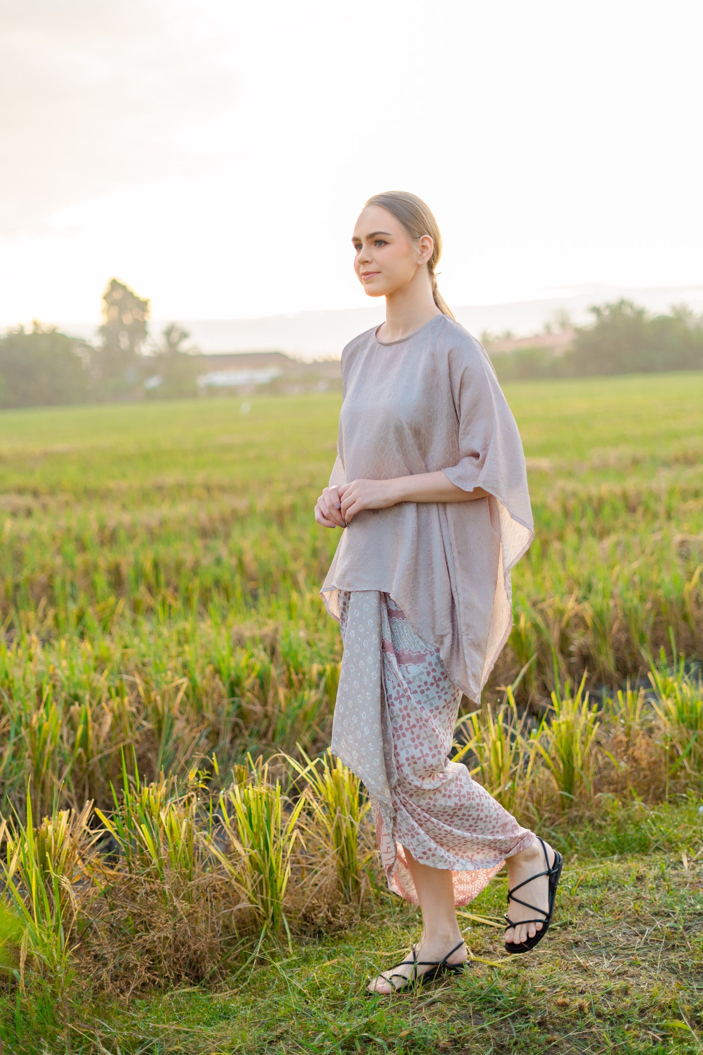 Anya Raya