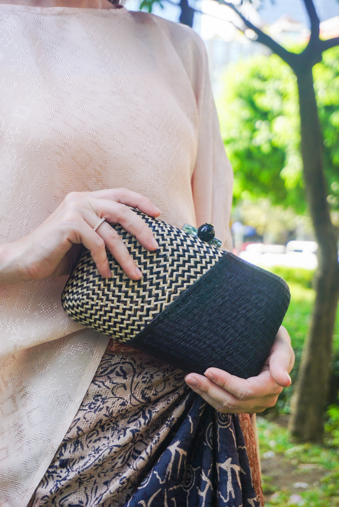 handbag malaysia, handbag, clutch, clutch raya, clutch malaysia, buntal clutch, handmade clutch